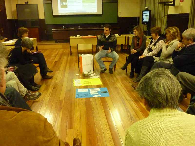 Un corro de Creatividad Conectada en presencial